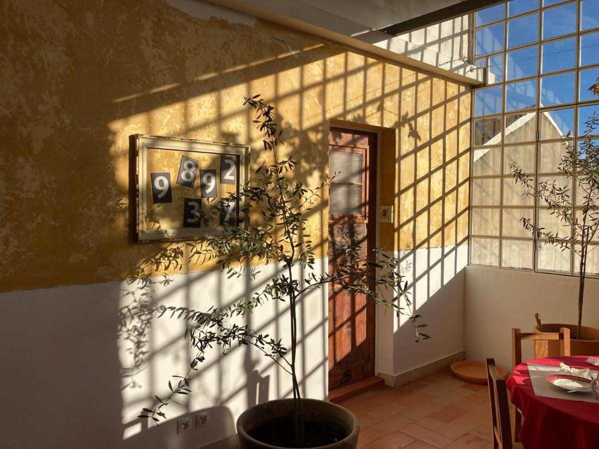 Residencial Avenida Hostel Томар Экстерьер фото