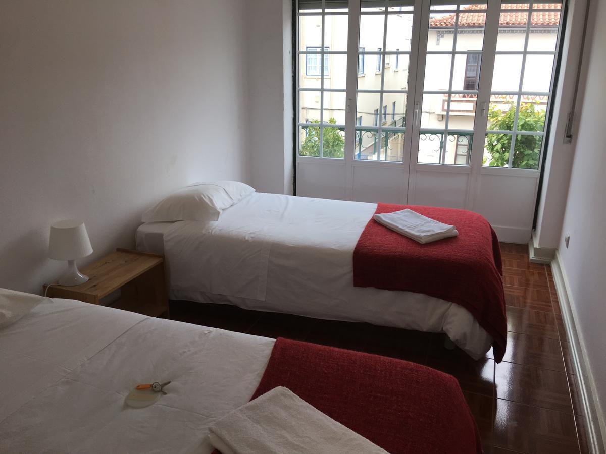 Residencial Avenida Hostel Томар Экстерьер фото