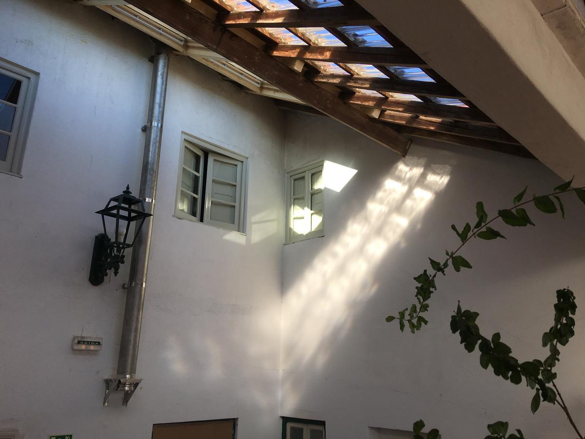 Residencial Avenida Hostel Томар Экстерьер фото