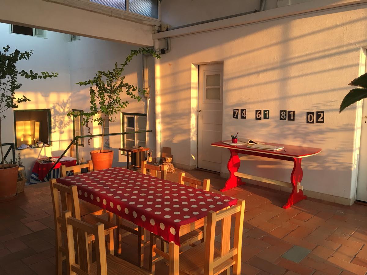 Residencial Avenida Hostel Томар Экстерьер фото
